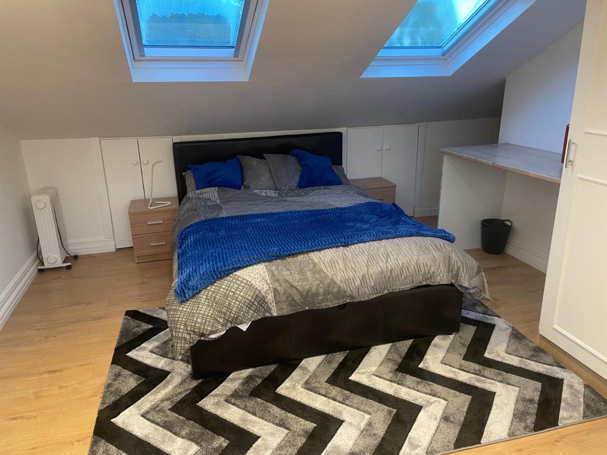 Beautiful Loft With En-Suit In A Family House, Londra Dış mekan fotoğraf